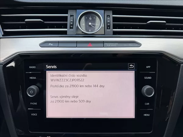 Volkswagen Passat 2,0 TDI HIGHLINE DPH 1.maj ČR - foto 40
