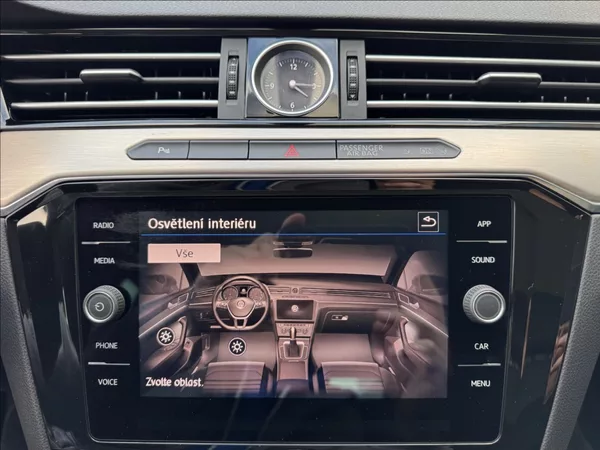 Volkswagen Passat 2,0 TDI HIGHLINE DPH 1.maj ČR - foto 41
