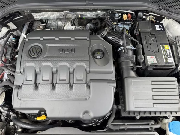 Volkswagen Passat 2,0 TDI HIGHLINE DPH 1.maj ČR - foto 46