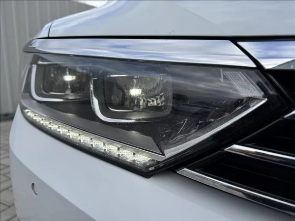 Volkswagen Passat 2,0 TDI HIGHLINE DPH 1.maj ČR - foto 8