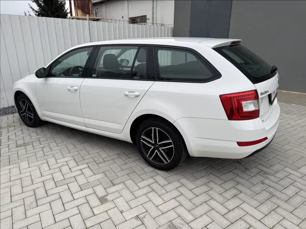 Škoda Octavia 1,6 TDI 81kW 2.maj. původ ČR - foto 10