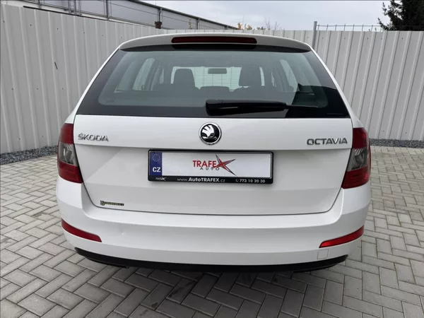 Škoda Octavia 1,6 TDI 81kW 2.maj. původ ČR - foto 11