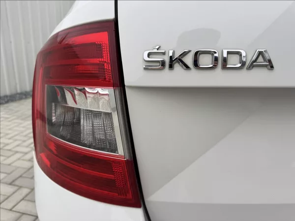 Škoda Octavia 1,6 TDI 81kW 2.maj. původ ČR - foto 15