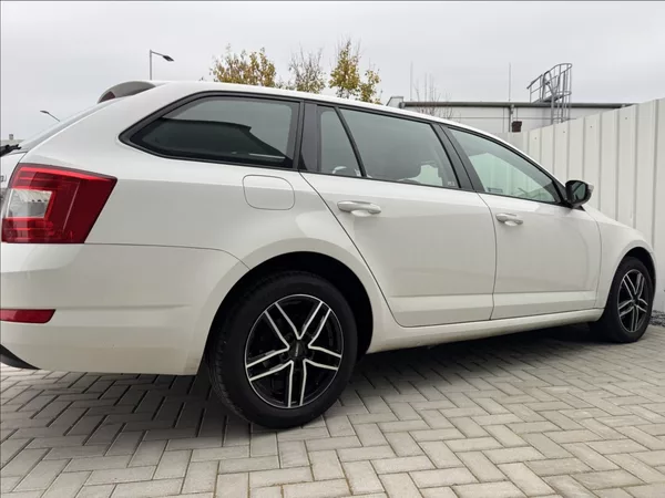 Škoda Octavia 1,6 TDI 81kW 2.maj. původ ČR - foto 17