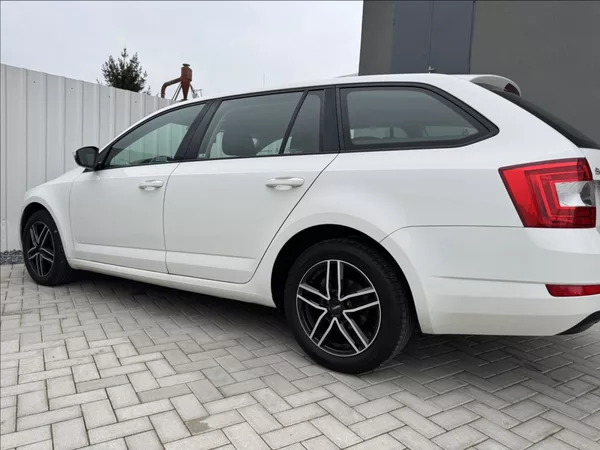 Škoda Octavia 1,6 TDI 81kW 2.maj. původ ČR - foto 18