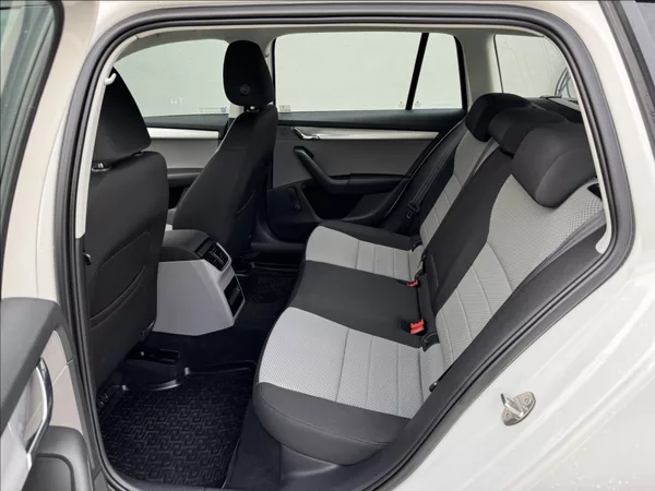 Škoda Octavia 1,6 TDI 81kW 2.maj. původ ČR - foto 19