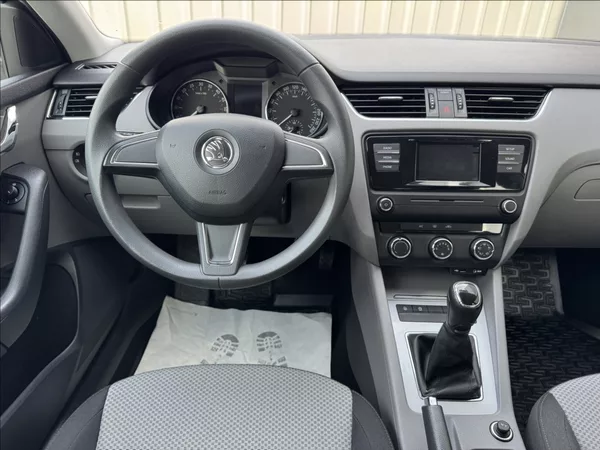 Škoda Octavia 1,6 TDI 81kW 2.maj. původ ČR - foto 29