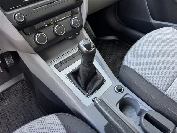 Škoda Octavia 1,6 TDI 81kW 2.maj. původ ČR - foto 34