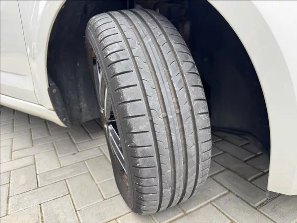 Škoda Octavia 1,6 TDI 81kW 2.maj. původ ČR - foto 45
