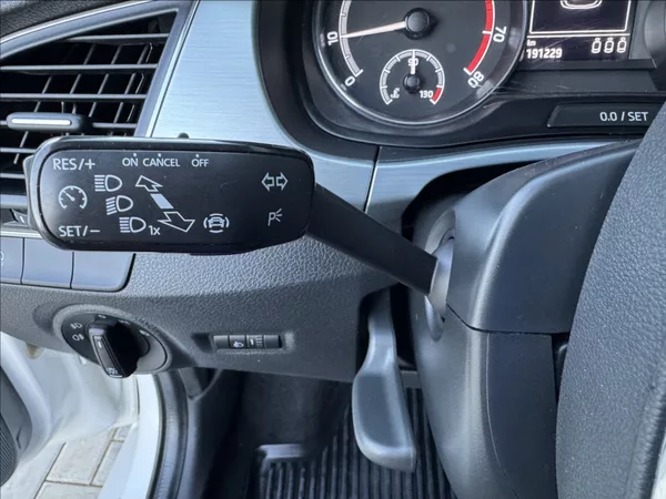 Škoda Fabia 1,0 TSI DPH tažné 1maj původČR - foto 30