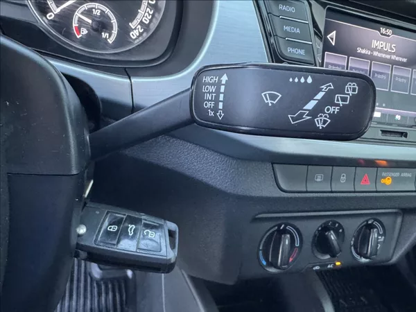 Škoda Fabia 1,0 TSI DPH tažné 1maj původČR - foto 31