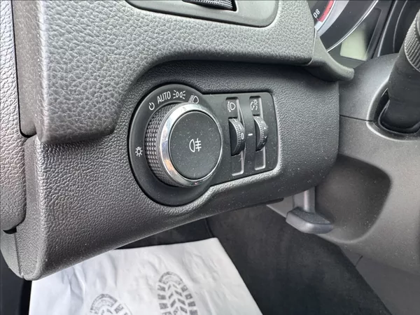 Opel Insignia 1,6 i 85kW tažné KLIMA ALU - foto 26
