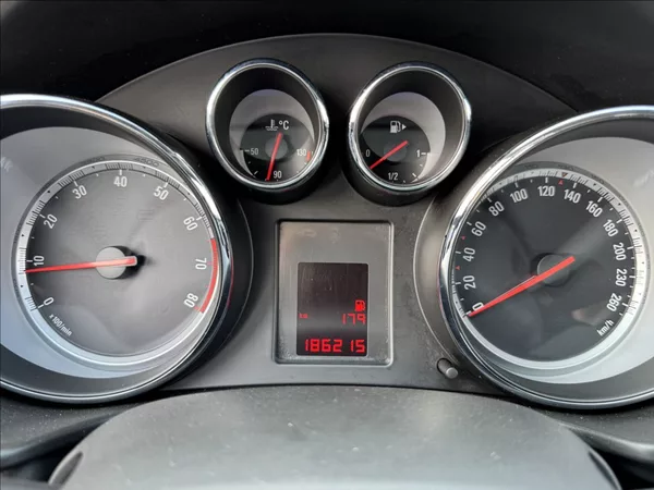 Opel Insignia 1,6 i 85kW tažné KLIMA ALU - foto 31