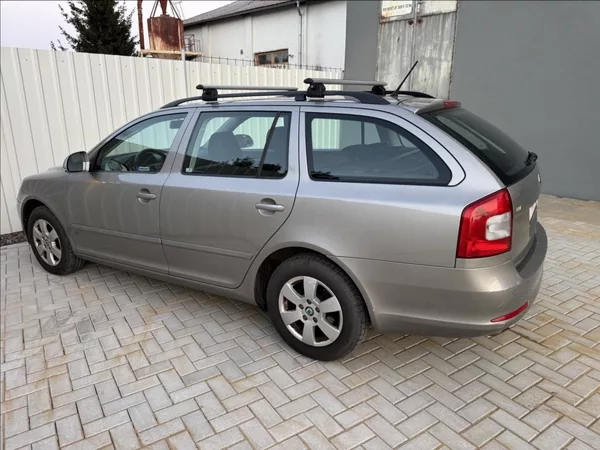 Škoda Octavia 2,0 TDI ELEGANCE tažné původČR - foto 10
