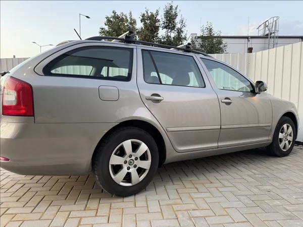 Škoda Octavia 2,0 TDI ELEGANCE tažné původČR - foto 17