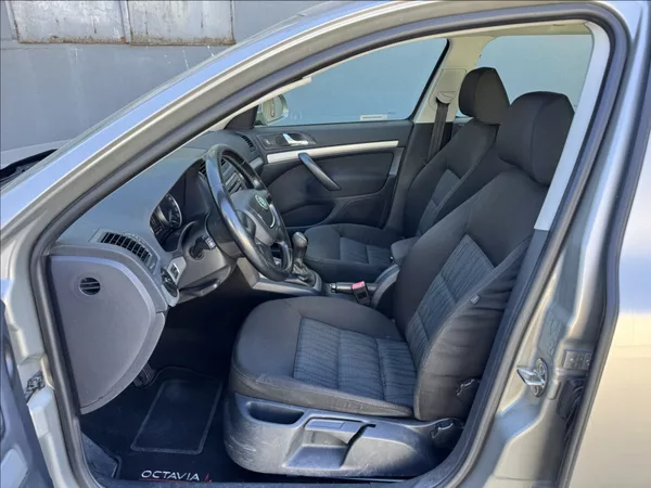Škoda Octavia 2,0 TDI ELEGANCE tažné původČR - foto 21