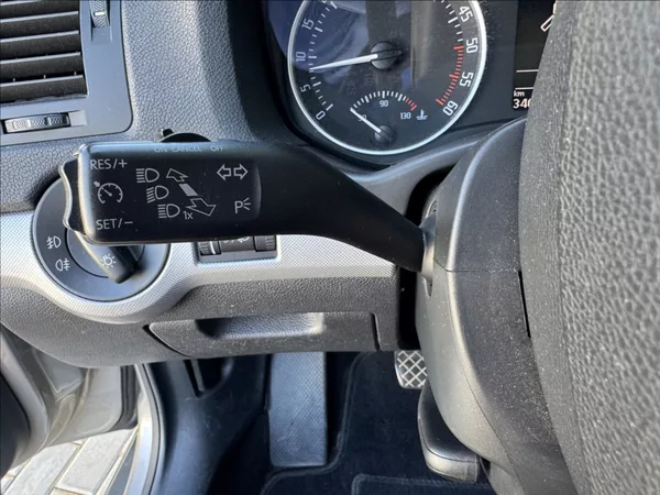Škoda Octavia 2,0 TDI ELEGANCE tažné původČR - foto 28