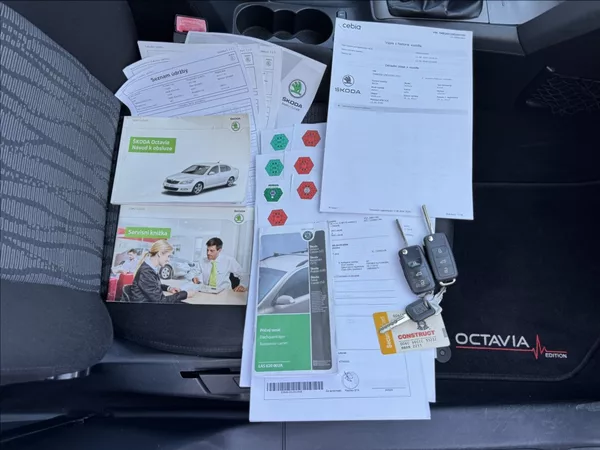 Škoda Octavia 2,0 TDI ELEGANCE tažné původČR - foto 42