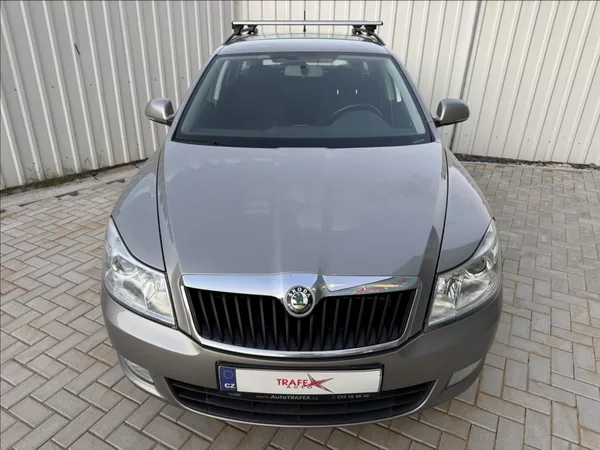 Škoda Octavia 2,0 TDI ELEGANCE tažné původČR - foto 6