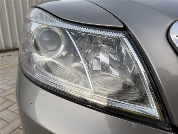 Škoda Octavia 2,0 TDI ELEGANCE tažné původČR - foto 8