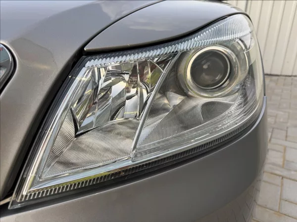 Škoda Octavia 2,0 TDI ELEGANCE tažné původČR - foto 9