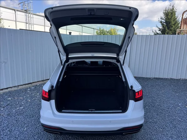 Audi A4 2,0 40 TDI Quattro ACC DPH ČR - foto 12