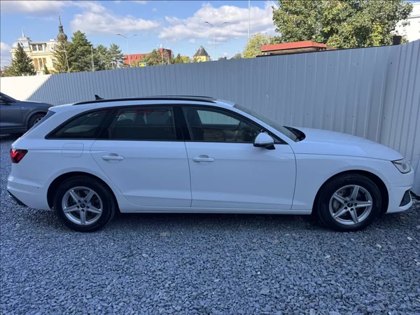 Audi A4 2,0 40 TDI Quattro ACC DPH ČR - foto 14