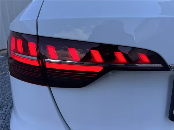 Audi A4 2,0 40 TDI Quattro ACC DPH ČR - foto 15