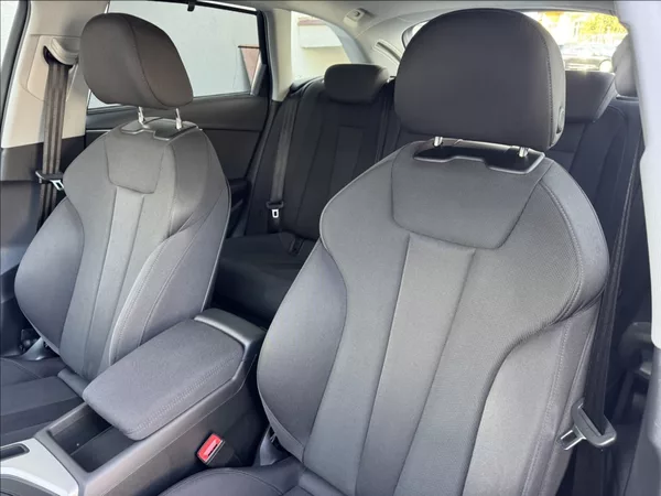 Audi A4 2,0 40 TDI Quattro ACC DPH ČR - foto 21