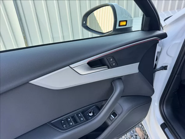 Audi A4 2,0 40 TDI Quattro ACC DPH ČR - foto 23