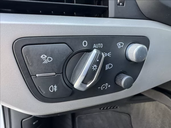 Audi A4 2,0 40 TDI Quattro ACC DPH ČR - foto 24