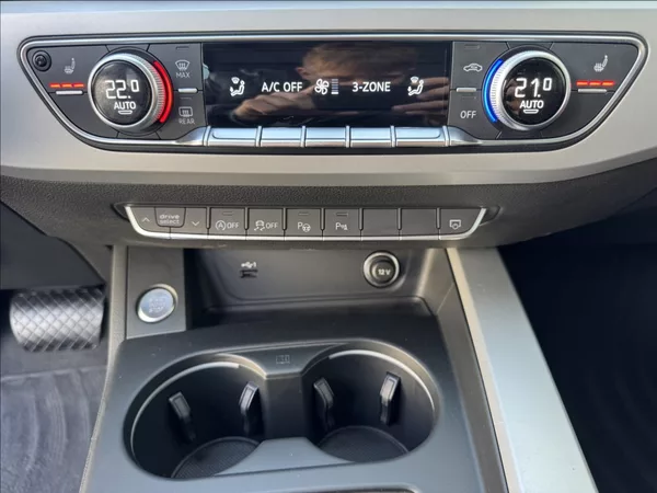 Audi A4 2,0 40 TDI Quattro ACC DPH ČR - foto 35