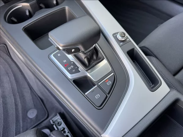 Audi A4 2,0 40 TDI Quattro ACC DPH ČR - foto 36