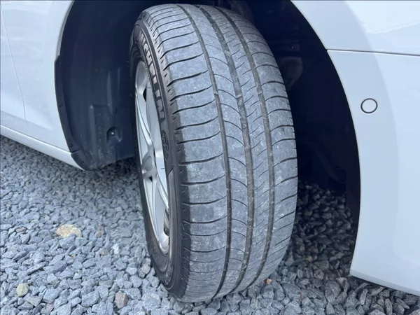 Audi A4 2,0 40 TDI Quattro ACC DPH ČR - foto 47