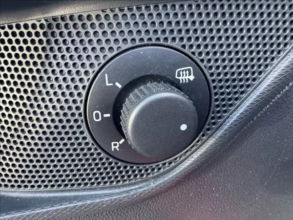 Škoda Rapid 1,2 TSI FRESH 1.maj původ ČR - foto 26