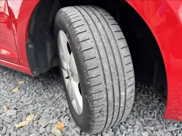 Škoda Rapid 1,2 TSI FRESH 1.maj původ ČR - foto 45