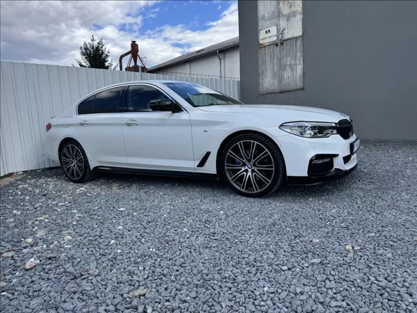 BMW Řada 5 3,0 530d xDrive Mpaket původČR