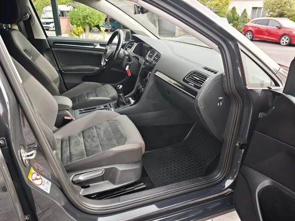 Volkswagen Golf 1,5 TSI 110 KW Highline - foto 18