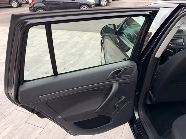Škoda Octavia Ambition 1.6 MPi 75kW - foto 12