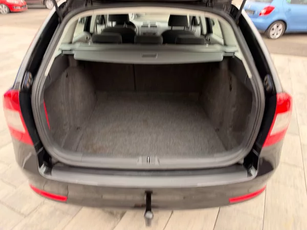 Škoda Octavia Ambition 1.6 MPi 75kW - foto 21