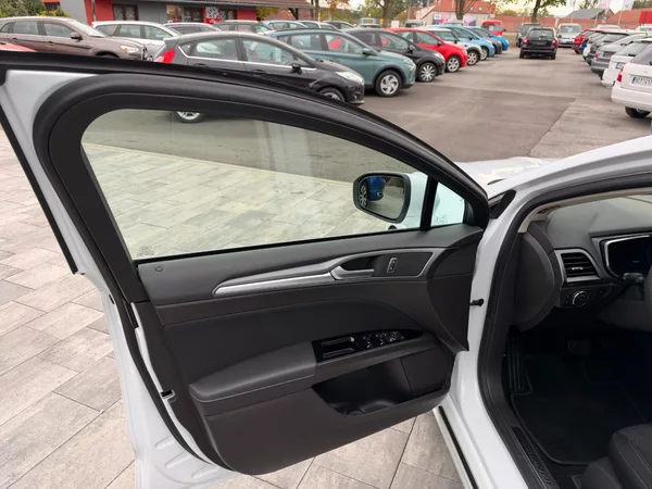 Ford Mondeo 2,0 TDCI 132 Kw Aut. Titanium - foto 9