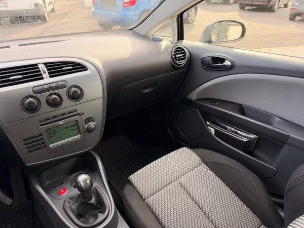 Seat Leon Salsa 1.4 MPi 63kW Klima - foto 15