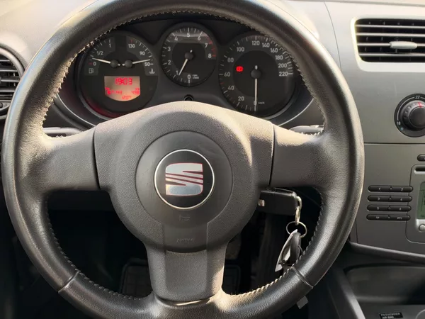 Seat Leon Salsa 1.4 MPi 63kW Klima - foto 16
