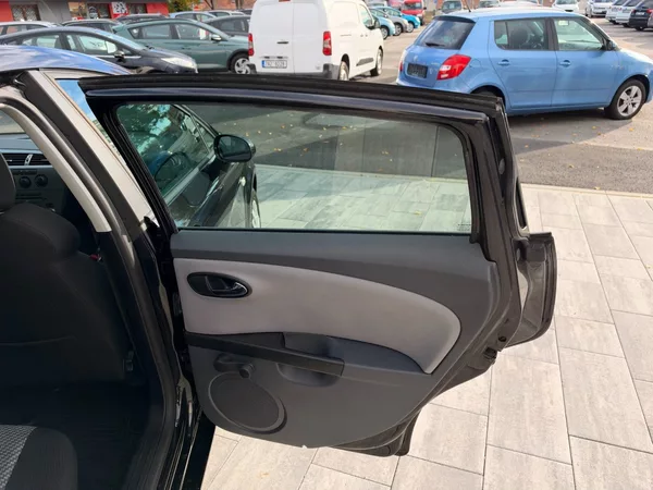Seat Leon Salsa 1.4 MPi 63kW Klima - foto 22