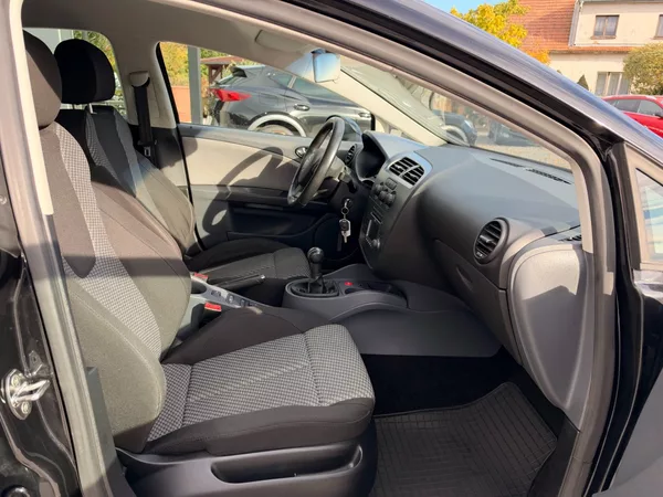 Seat Leon Salsa 1.4 MPi 63kW Klima - foto 25