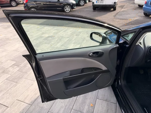 Seat Leon Salsa 1.4 MPi 63kW Klima - foto 9