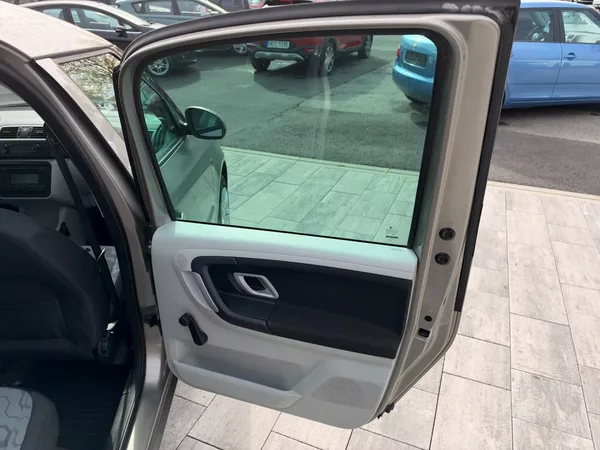 Škoda Roomster Style 1.4i 63kW - foto 21