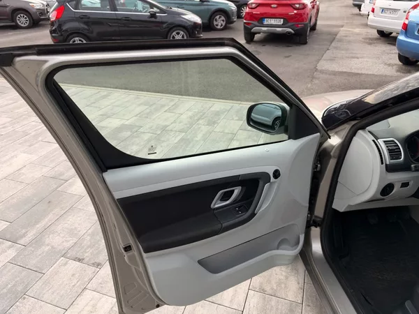 Škoda Roomster Style 1.4i 63kW - foto 8
