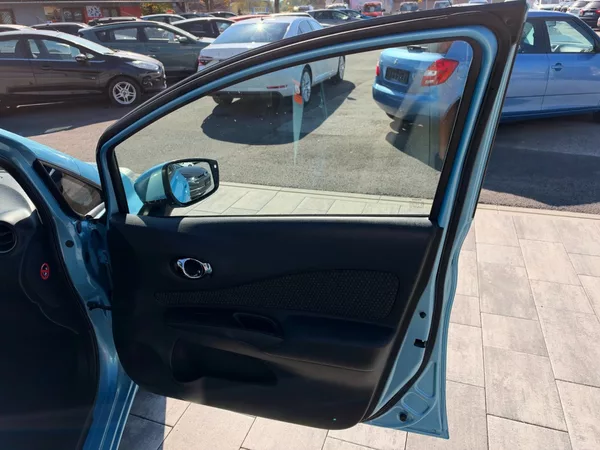 Nissan Note 1,2 i 59 Kw - foto 23