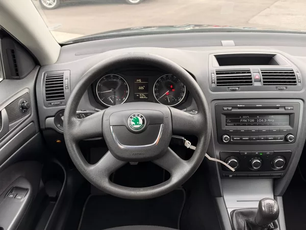 Škoda Octavia Ambition 1.6 MPi 75kW - foto 14